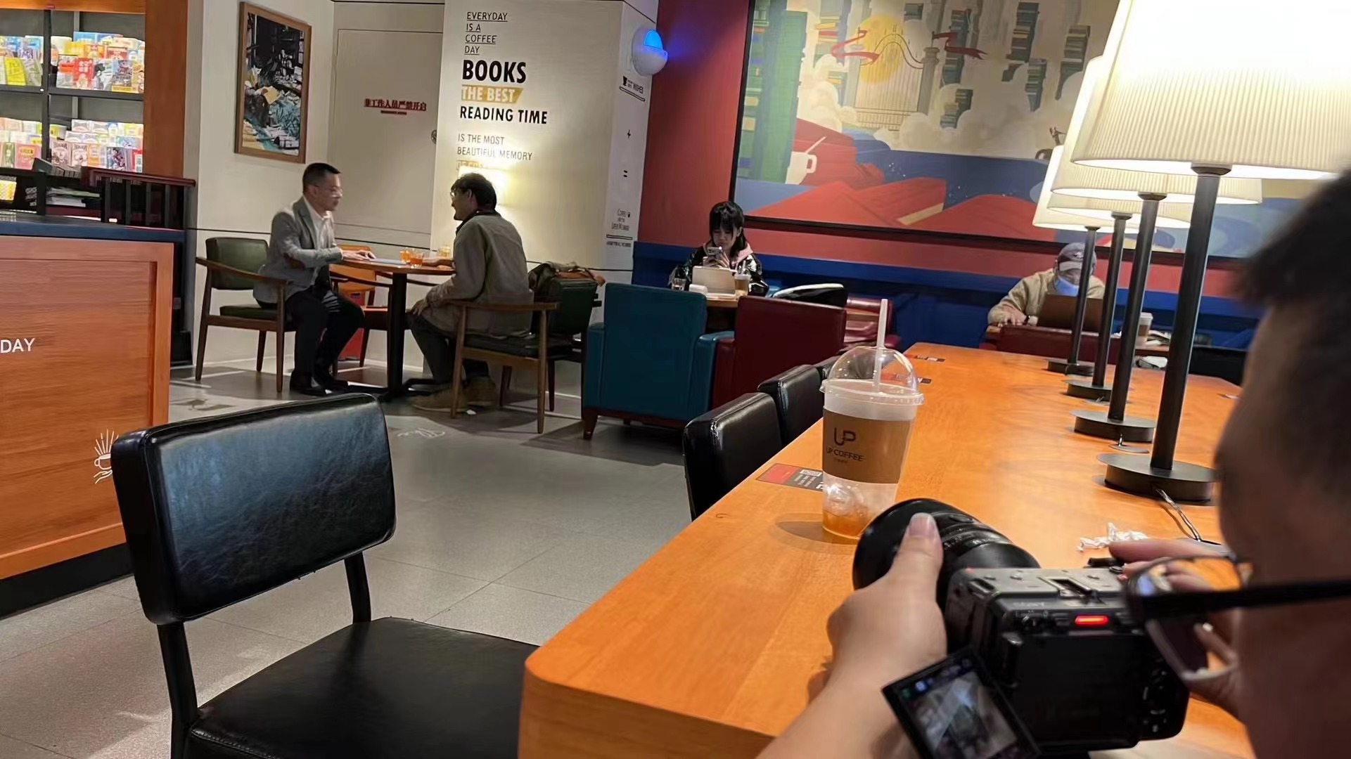 天南海北，順動廣告拍攝老百姓創(chuàng)業(yè)故事 