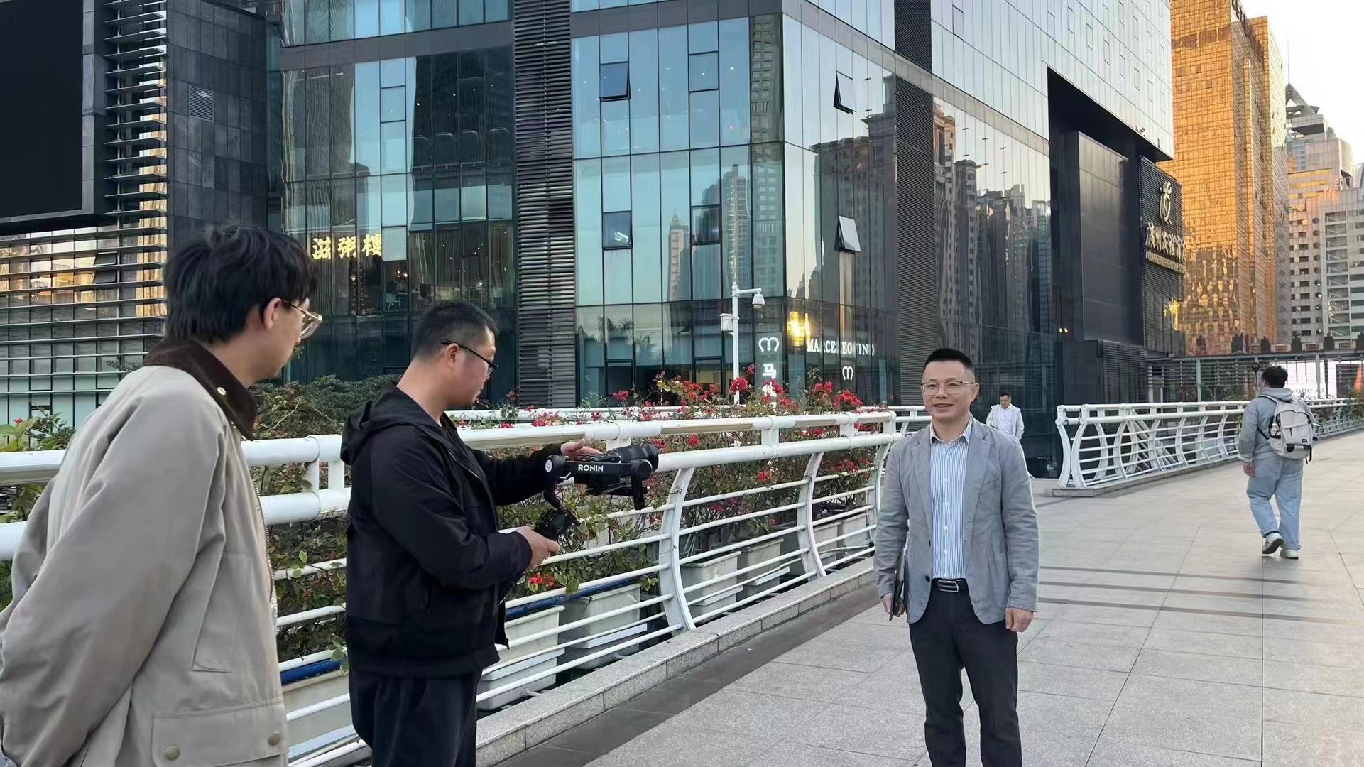 天南海北，順動廣告拍攝老百姓創(chuàng)業(yè)故事 