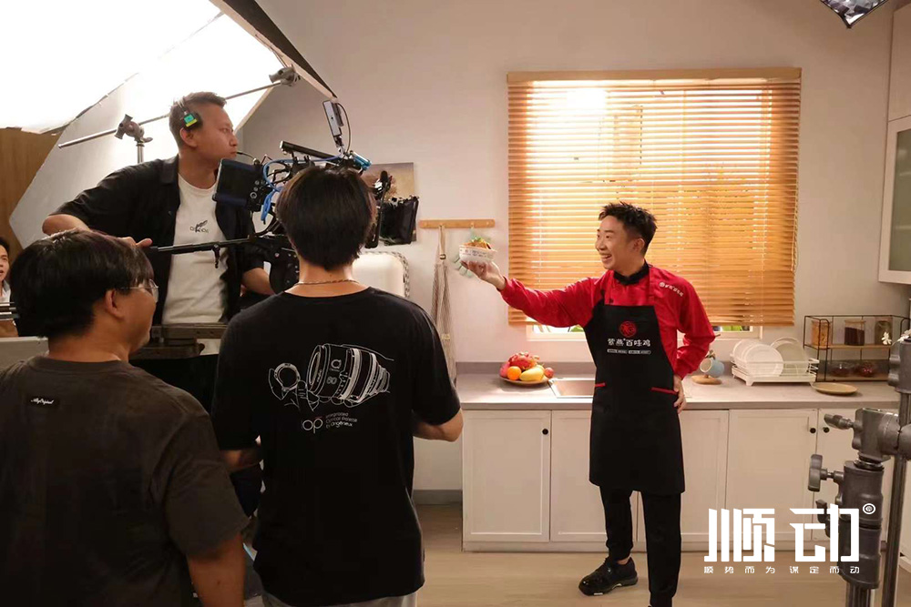 楊迪拍攝紫燕百味雞廣告片花絮